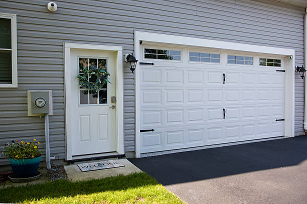 24/7 Emergency Garage Door Panel Replacement experts in Stanton County County, KS